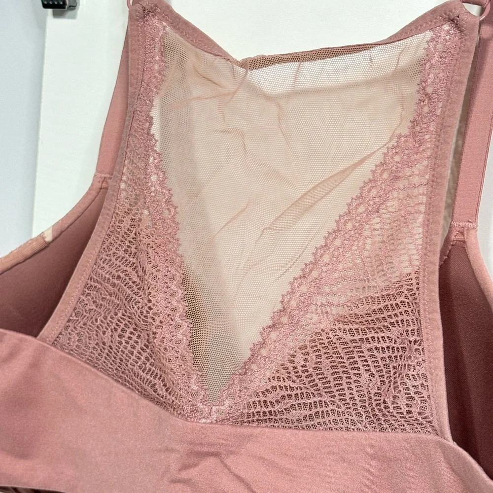 Victoria's Secret Lace Bra in Dusty Rose - Picture 5 of 6